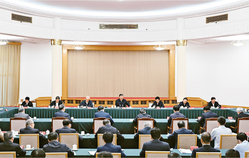 2024年5月23日下午,中共中央总书记、国家主席、中央军委主席习近平在山东省济南市主持召开企业和专家座谈会并发表重要讲话。 新华社记者 谢环驰/摄